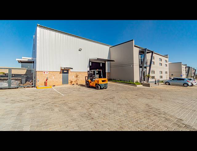 840M² WAREHOUSE FOR SALE IN KNOPJESLAAGTE